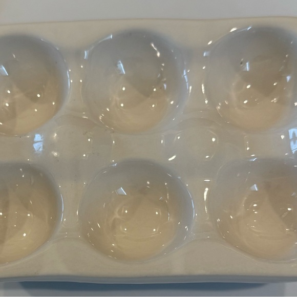 EUC Adorable Rae Dunn 2 Ceramic egg trays "Free Range" & “Farm Fresh”! 🤩🤩 - Picture 3 of 7